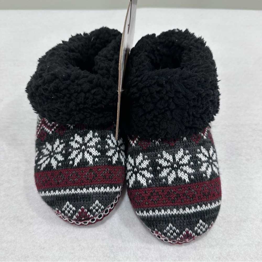 Women’s small Muk Luks Slippers